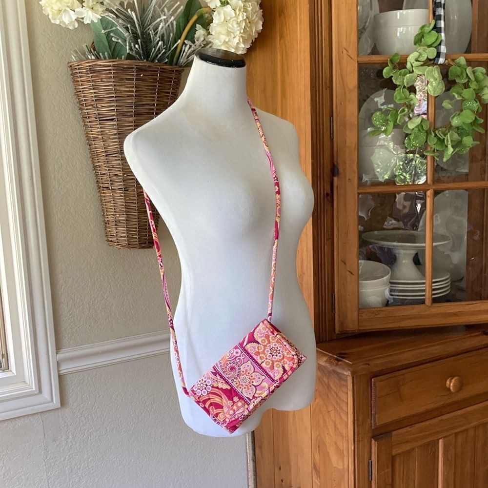 Vera Bradley Raspberry Fizz Crossbody Trifold Sleek Wallet Retired EUC